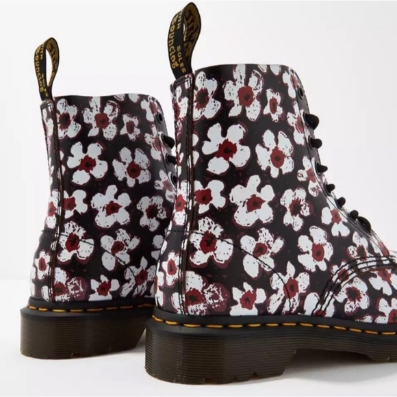Dr Martens 1460 Pascal Pansy Fayre Floral Leather Boots - Women's Size 6 - Black - Picture 2 of 5